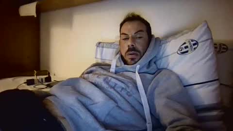 Snapshot of slevin1983 chatting on 03.09.25 slevin online show from 03.09.25