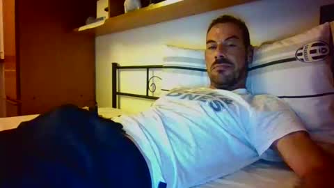 Snapshot of slevin1983 chatting on 09.14.25 slevin online show from 09.14.25