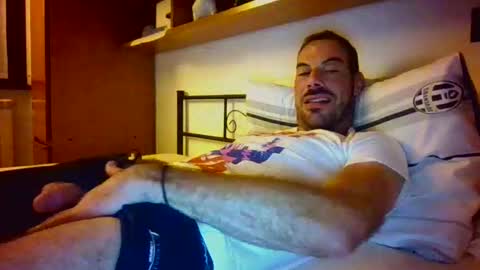 Snapshot of slevin1983 chatting on 09.15.25 slevin online show from 09.15.25