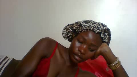 Snapshot of slimdiva chatting on 10.11.25 slimdiva online show from 10.11.25