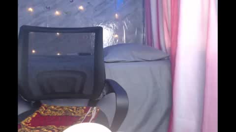 Snapshot of slimzyx chatting on 01.16.25 slimzyx online show from 01.16.25