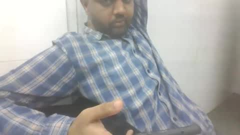 Snapshot of slothslav chatting on 02.01.25 slothslav online show from 02.01.25