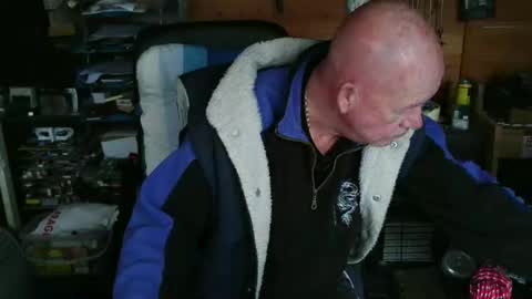 Snapshot of slutboybot chatting on 11.04.25 slutboybot online show from 11.04.25