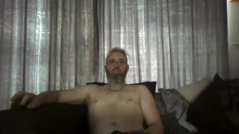 Snapshot of slutfucker20 chatting on 09.28.25 slutfucker20 online show from 09.28.25