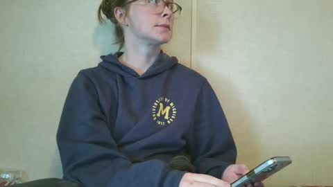 Snapshot of slutty_redhead3 chatting on 10.22.25 Slutty redhead3 online show from 10.22.25