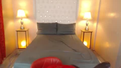 Snapshot of slutty_vanna chatting on 12.11.24 mia online show from 12.11.24