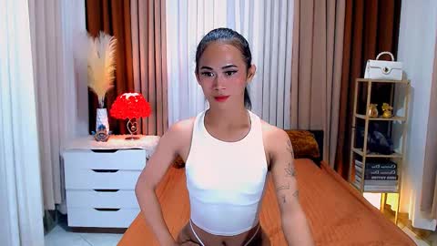 Snapshot of slutty_vanna chatting on 02.06.25 mia online show from 02.06.25