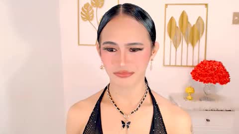 Snapshot of slutty_vanna chatting on 03.05.25 mia online show from 03.05.25