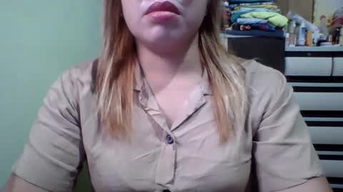 Snapshot of small_boobs59 chatting on 02.11.25 Lovewella online show from 02.11.25