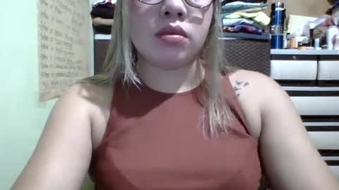 Snapshot of small_boobs59 chatting on 02.24.25 Lovewella online show from 02.24.25