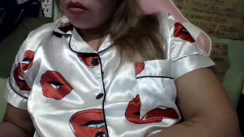 Snapshot of small_boobs59 chatting on 03.04.25 Lovewella online show from 03.04.25