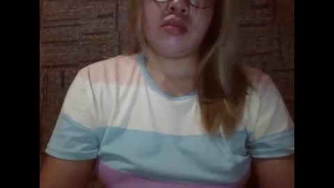 Snapshot of small_boobs59 chatting on 03.12.25 Lovewella online show from 03.12.25