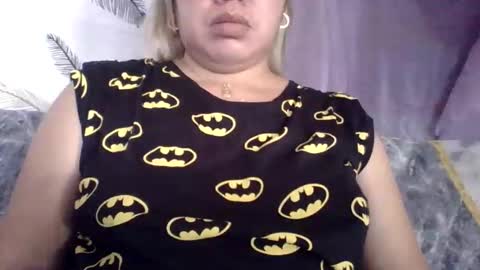 Snapshot of small_boobs59 chatting on 09.19.25 Lovewella online show from 09.19.25