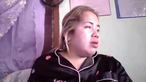 Snapshot of small_boobs59 chatting on 09.22.25 Lovewella online show from 09.22.25