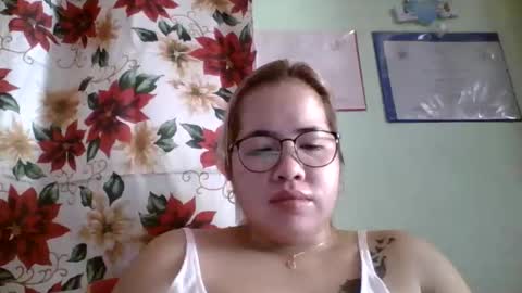 Snapshot of small_boobs59 chatting on 09.30.25 Lovewella online show from 09.30.25