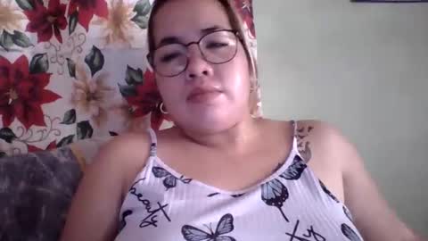 Snapshot of small_boobs59 chatting on 10.25.25 Lovewella online show from 10.25.25