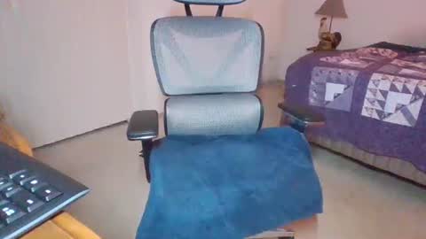 Snapshot of smallguyx chatting on 09.18.25 smallguyx online show from 09.18.25