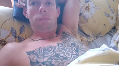 Snapshot of smallville456 chatting on 10.04.25 smallville456 online show from 10.04.25