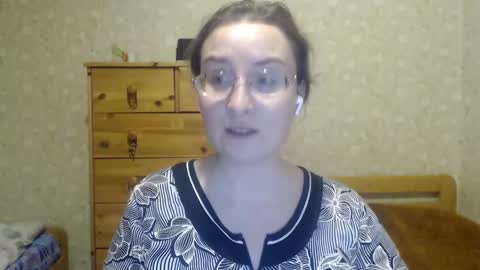 Snapshot of smart_rose chatting on 02.10.25 smart_rose online show from 02.10.25