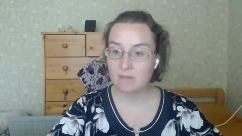 Snapshot of smart_rose chatting on 09.13.25 smart_rose online show from 09.13.25
