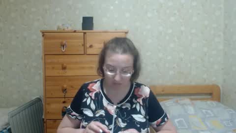 Snapshot of smart_rose chatting on 09.17.25 smart_rose online show from 09.17.25
