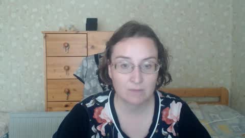 Snapshot of smart_rose chatting on 09.19.25 smart_rose online show from 09.19.25