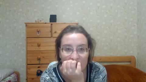 Snapshot of smart_rose chatting on 09.29.25 smart_rose online show from 09.29.25