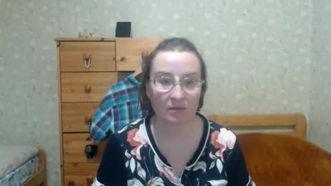 Snapshot of smart_rose chatting on 09.30.25 smart_rose online show from 09.30.25