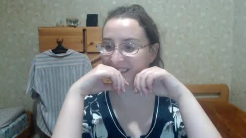 Snapshot of smart_rose chatting on 10.14.25 smart_rose online show from 10.14.25