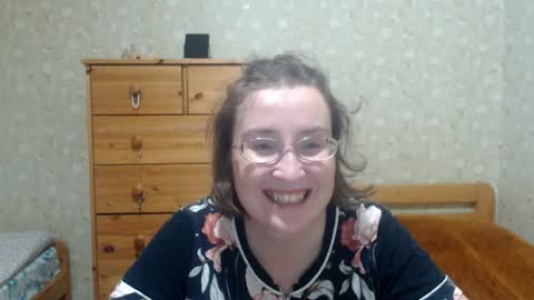 Snapshot of smart_rose chatting on 10.25.25 smart_rose online show from 10.25.25