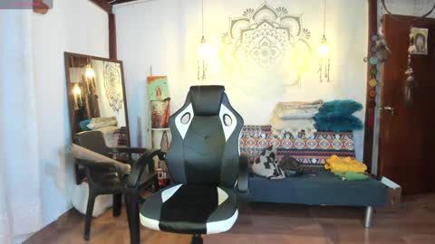 Snapshot of smilingsalor chatting on 12.16.24 SmilingSalor online show from 12.16.24