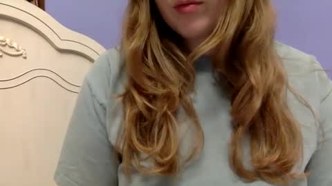 Snapshot of smokeshow3 chatting on 12.28.24 smokeshow3 online show from 12.28.24