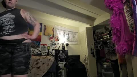 Snapshot of smokihippi chatting on 02.11.25 Big Dawg online show from 02.11.25