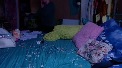 Snapshot of smokydian chatting on 12.02.24 DIAN dee-ann online show from 12.02.24