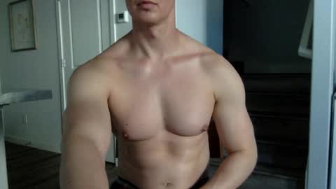 Snapshot of smoothflexiblemuscle chatting on 01.05.25 SmoothFlexibleMuscle online show from 01.05.25