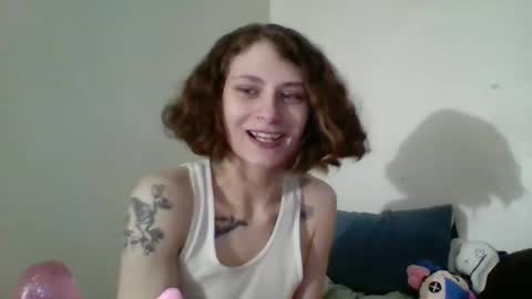 Snapshot of smoothvodka chatting on 01.01.25 Bambi--Vodka online show from 01.01.25