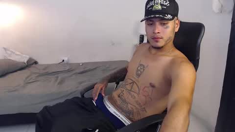 Snapshot of snak_master1 chatting on 09.20.25 snak_master1 online show from 09.20.25