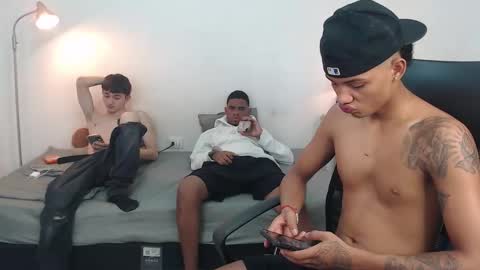 Snapshot of snak_master1 chatting on 09.26.25 snak_master1 online show from 09.26.25