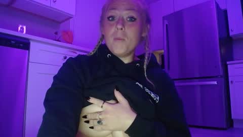 sneakyalicek online show from 09.09.25