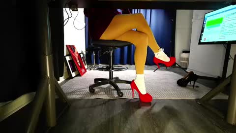 Snapshot of snookieq chatting on 02.28.25 MISS SISSY CHERI online show from 02.28.25