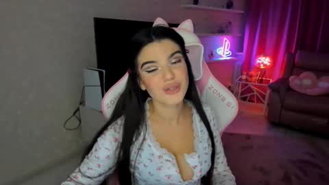 snowingwinter online show from 10.09.25