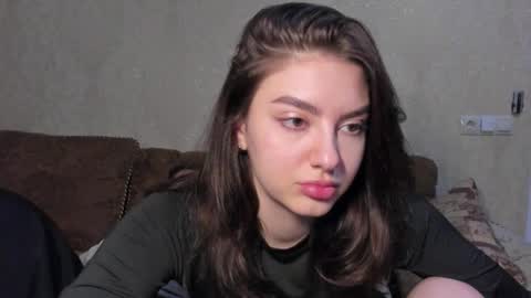 Snapshot of so_cute_muur chatting on 10.28.25 muur online show from 10.28.25