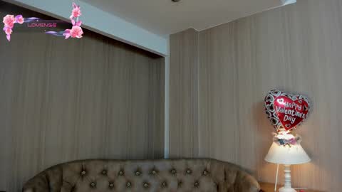 Snapshot of soffiqueen chatting on 02.21.25 Schedule 1400 - 2100 gtm-5 online show from 02.21.25