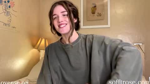 Snapshot of sofftrose chatting on 01.31.25 Julia    online show from 01.31.25