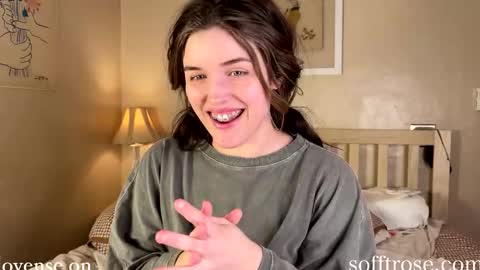Snapshot of sofftrose chatting on 02.06.25 Julia    online show from 02.06.25
