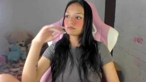 Snapshot of sofi1608 chatting on 10.31.25 sofia online show from 10.31.25