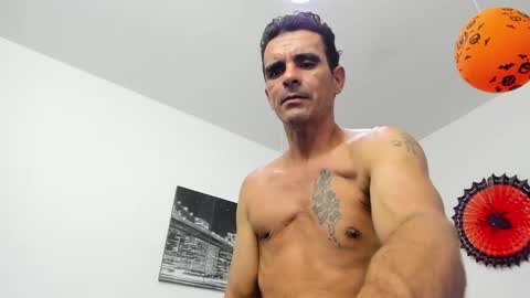 Snapshot of sofi_and_santy chatting on 11.02.25 SOFI AND SANTY online show from 11.02.25