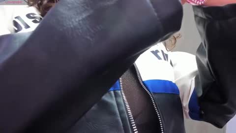 Sofi Noa online show from 02.02.25