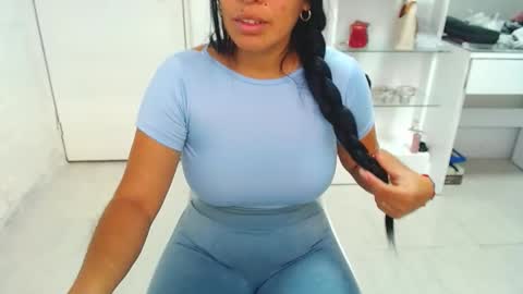 Snapshot of sofia13vene chatting on 09.21.25 sofia vene  online show from 09.21.25