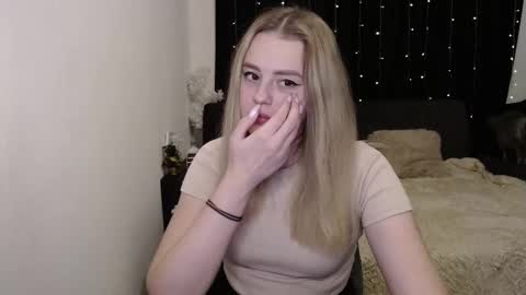 Snapshot of sofia_rosemary chatting on 12.22.24 sofia_rosemary online show from 12.22.24